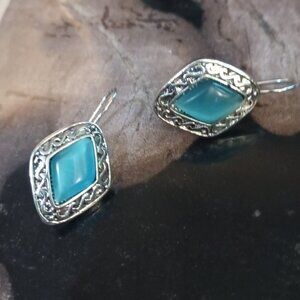 Diamond Shaped Blue Earrings